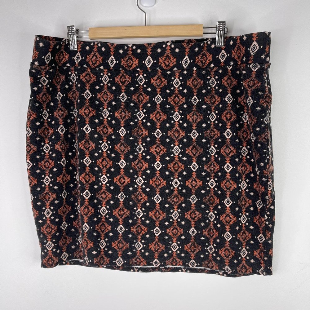 TORRID Women Black Red Geometric Stretch Knit Mini Pull On Pencil Skirt